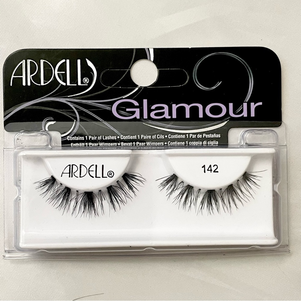 #142 Ardell glamour faux lashes black